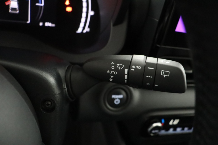 Toyota Yaris - 1.5 Hybrid 115 First Edition 30