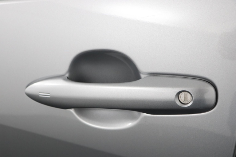 Toyota Yaris - 1.5 Hybrid 115 First Edition 35