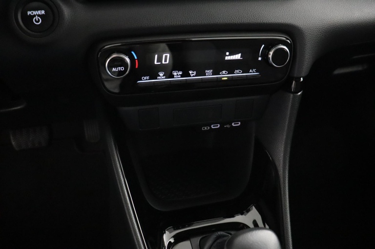 Toyota Yaris - 1.5 Hybrid 115 First Edition 7