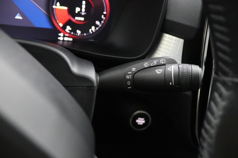 Volvo XC40 - 1.5 T5 Recharge Business Pro 16