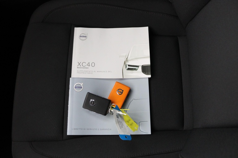 Volvo XC40 - 1.5 T5 Recharge Business Pro 24