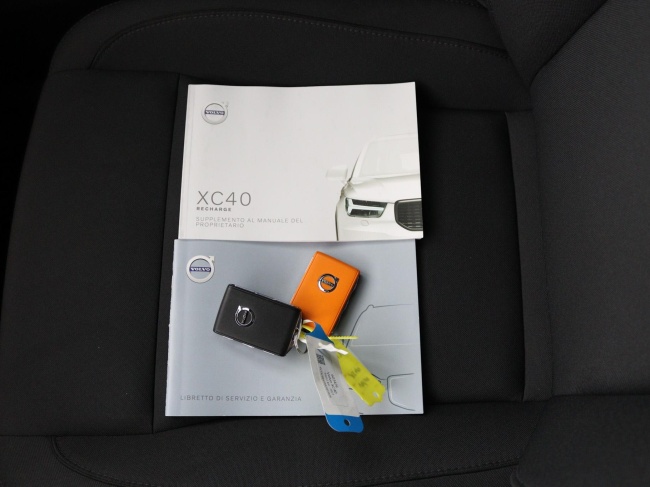 Volvo XC40 - 1.5 T5 Recharge Business Pro