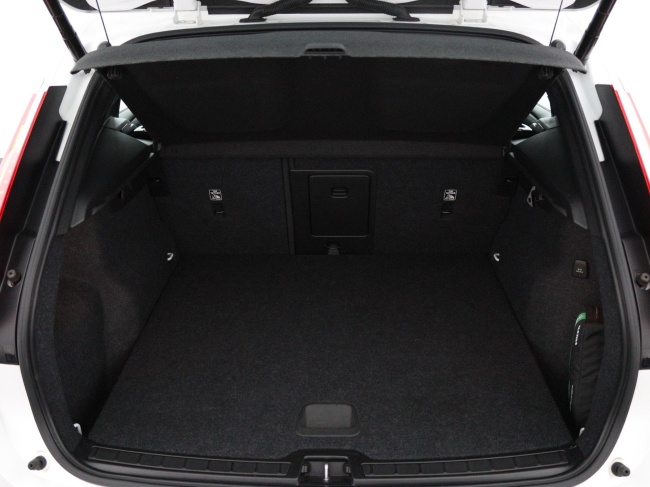 Volvo XC40 - 1.5 T5 Recharge Business Pro