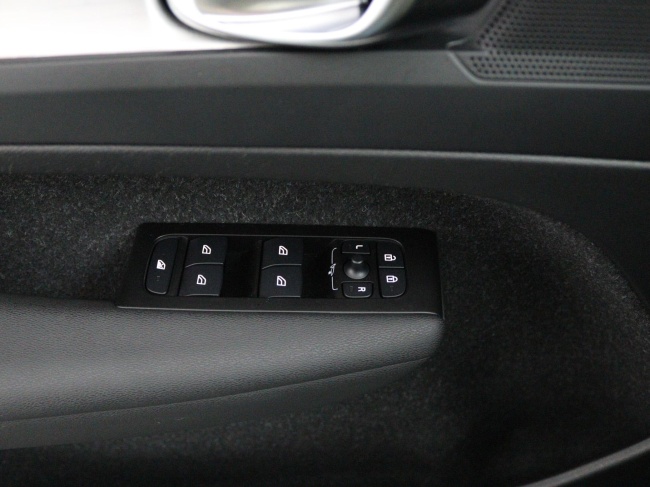 Volvo XC40 - 1.5 T5 Recharge Business Pro