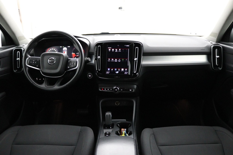 Volvo XC40 - 1.5 T5 Recharge Business Pro 9