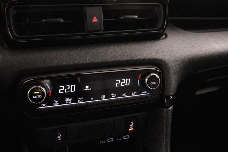 Toyota Yaris - 1.5 Hybrid 130 Executive 7