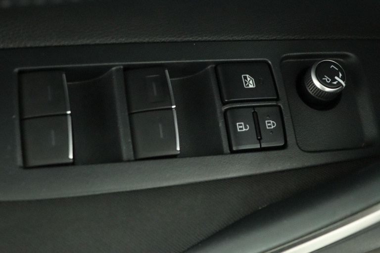 Toyota Corolla Touring Sports - 1.2 Turbo Active 25