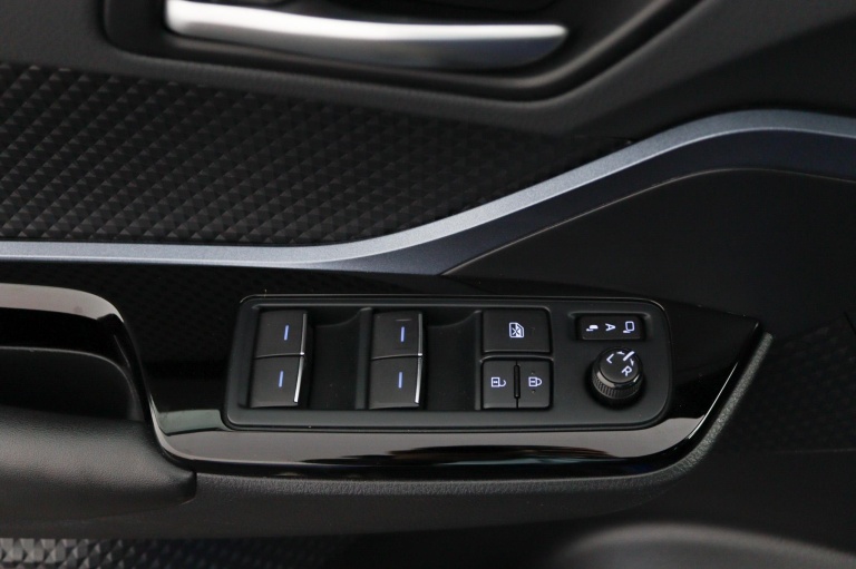 Toyota C-HR - 2.0 Hybrid First Edition 29