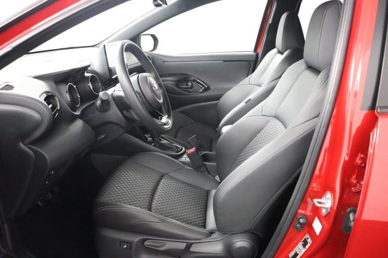 Toyota Yaris - 1.5 Hybrid Executive 17