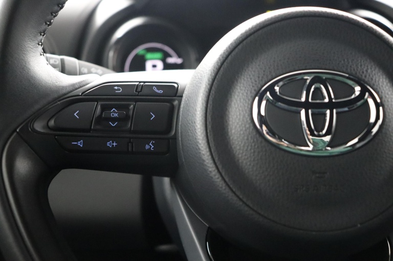 Toyota Yaris - 1.5 Hybrid Executive 19