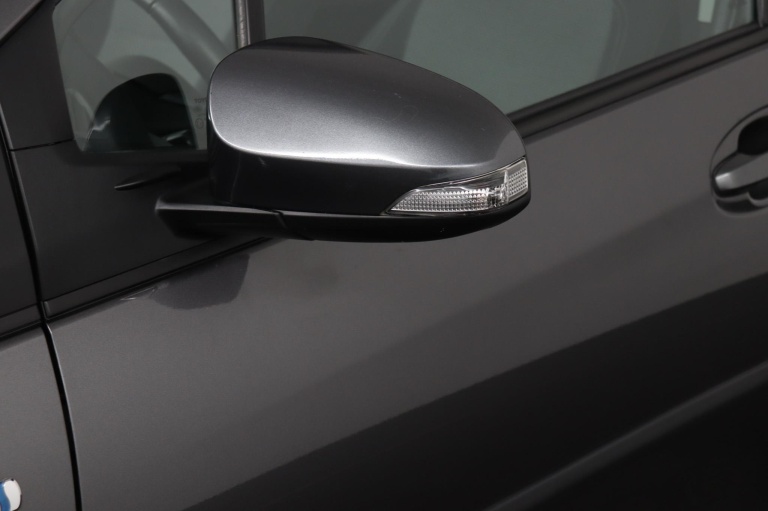 Toyota Yaris - 1.5 Hybrid Trend 38