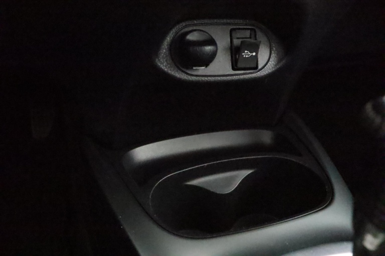 Toyota Yaris - 1.5 Hybrid Trend 48