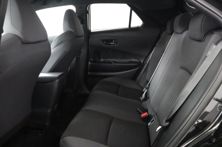 Toyota C-HR - 2.0 Plug-in Hybrid 220 Dynamic 18