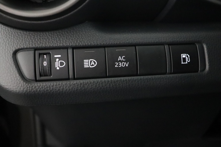 Toyota C-HR - 2.0 Plug-in Hybrid 220 Dynamic 30