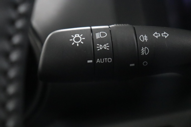 Toyota C-HR - 2.0 Plug-in Hybrid 220 Dynamic 31