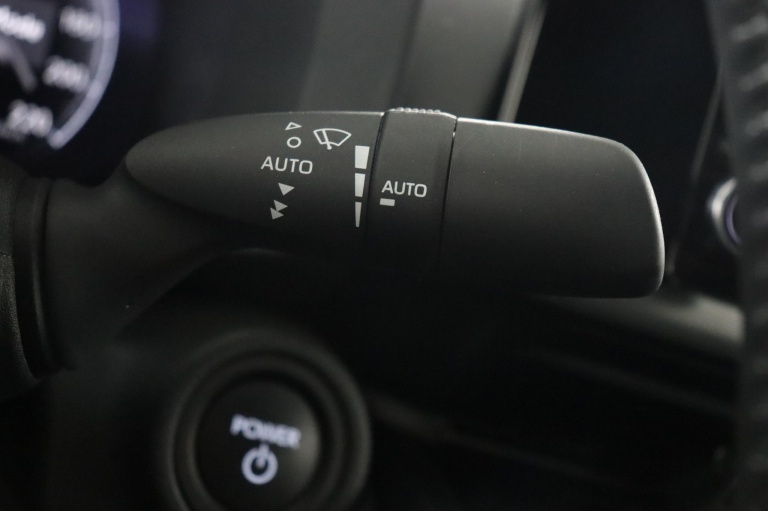 Toyota C-HR - 2.0 Plug-in Hybrid 220 Dynamic 32