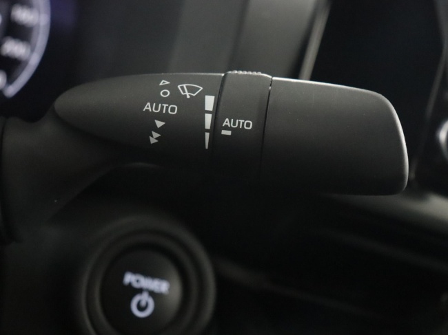 Toyota C-HR - 2.0 Plug-in Hybrid 220 Dynamic