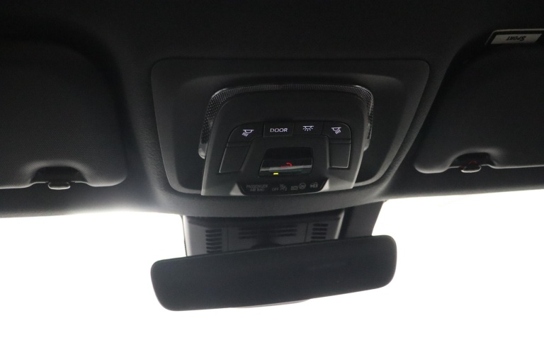 Toyota C-HR - 2.0 Plug-in Hybrid 220 Dynamic 33