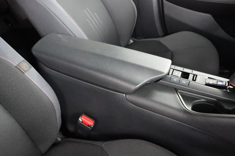 Toyota C-HR - 2.0 Plug-in Hybrid 220 Dynamic 58