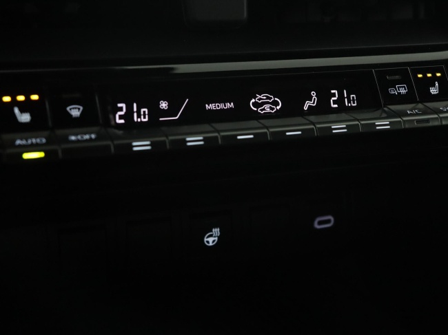 Toyota C-HR - 2.0 Plug-in Hybrid 220 Dynamic