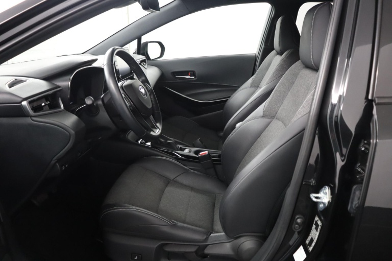 Toyota Corolla Touring Sports - 1.8 Hybrid TeamNL 16