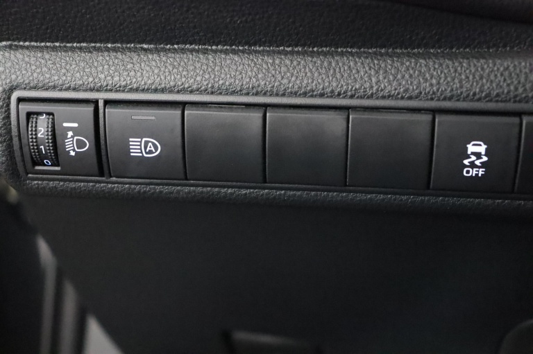 Toyota Corolla Touring Sports - 1.8 Hybrid TeamNL 28