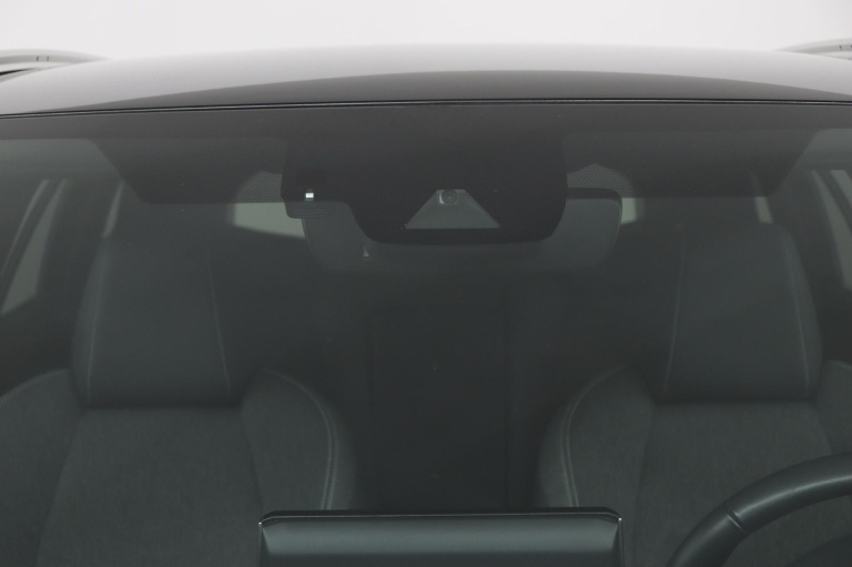 Toyota Corolla Touring Sports - 1.8 Hybrid TeamNL 37