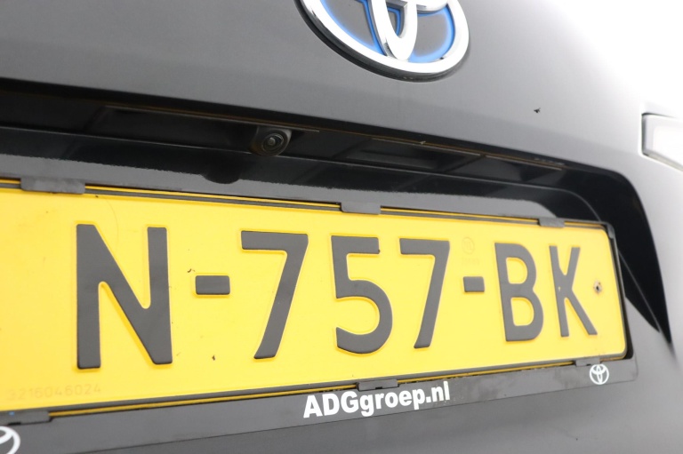 Toyota Corolla Touring Sports - 1.8 Hybrid TeamNL 40