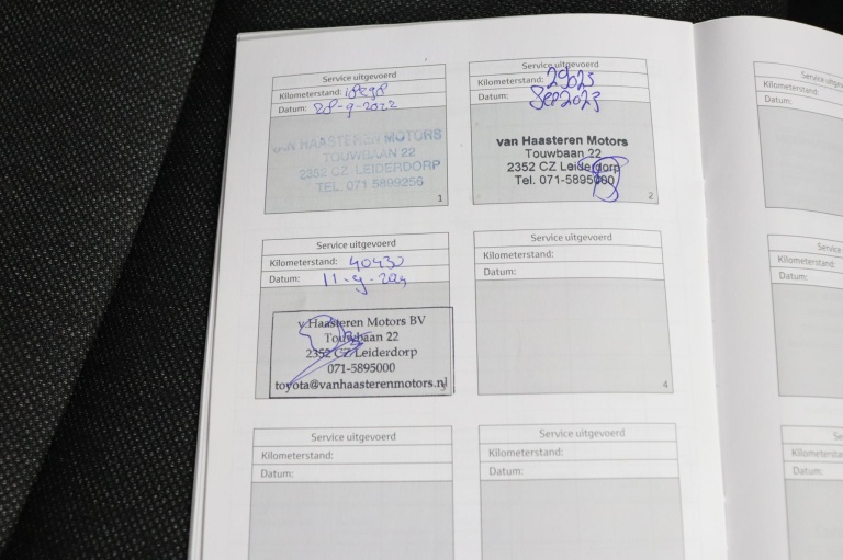 Toyota Corolla Touring Sports - 1.8 Hybrid TeamNL 42