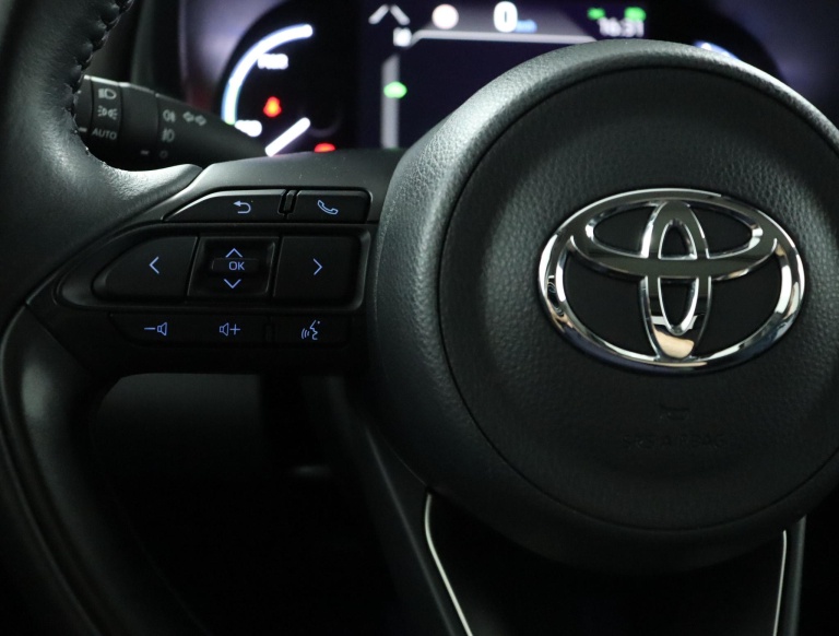 Toyota Yaris Cross - 1.5 Hybrid Executive 19