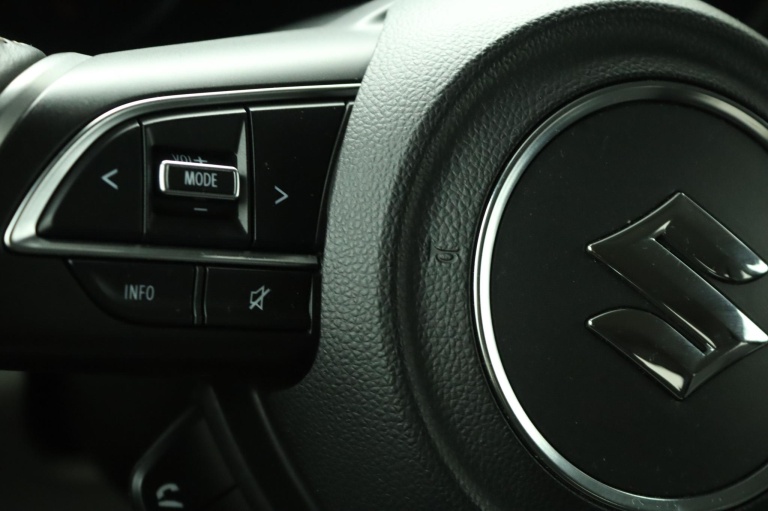 Suzuki Swift - 1.2 Select Smart Hybrid 19