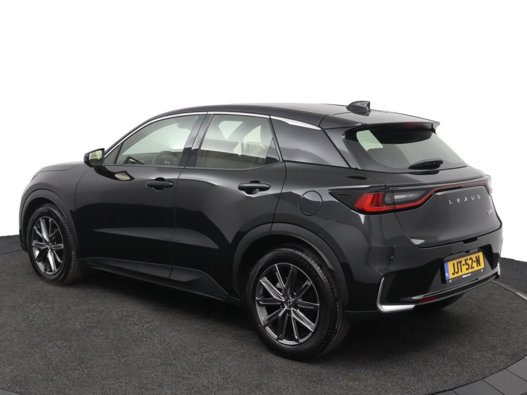 Lexus LBX - Elegant 2WD 11
