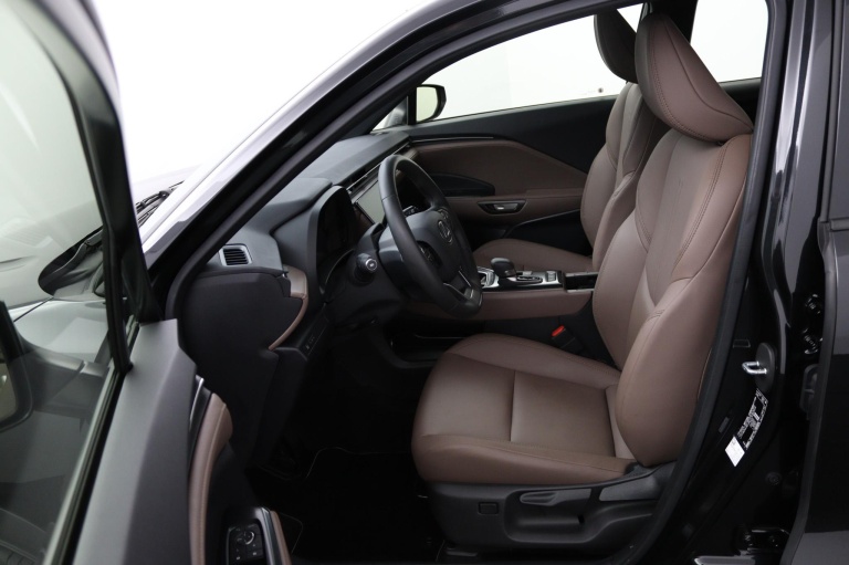 Lexus LBX - Elegant 2WD 16