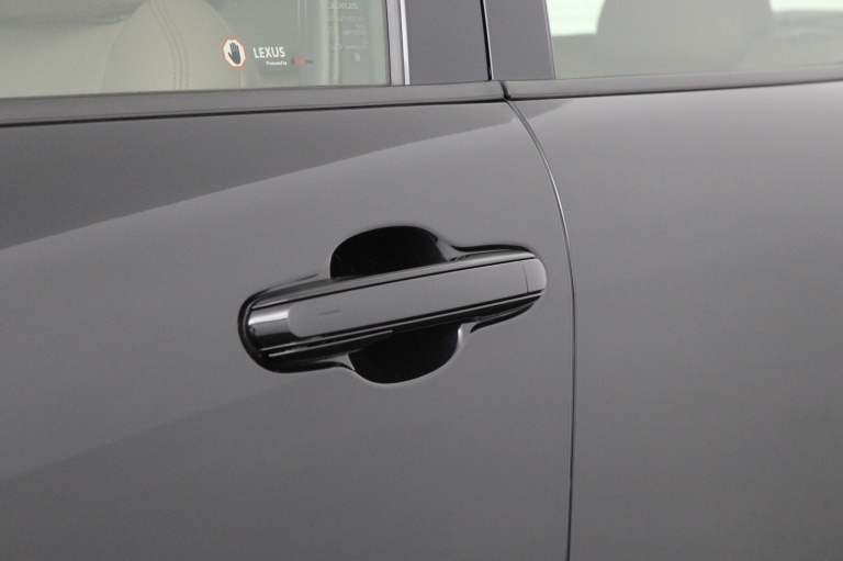 Lexus LBX - Elegant 2WD 35