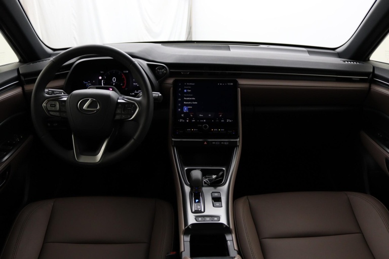 Lexus LBX - Elegant 2WD 4