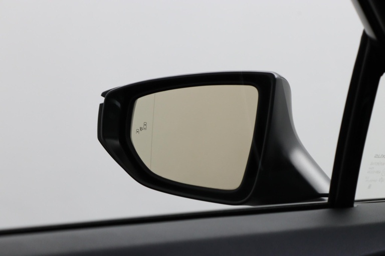 Lexus LBX - Elegant 2WD 48