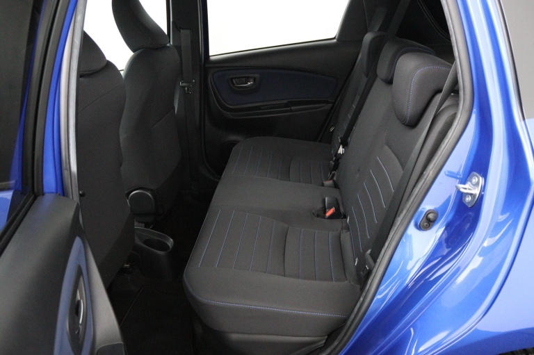 Toyota Yaris - 1.5 Hybrid Bi-Tone 18