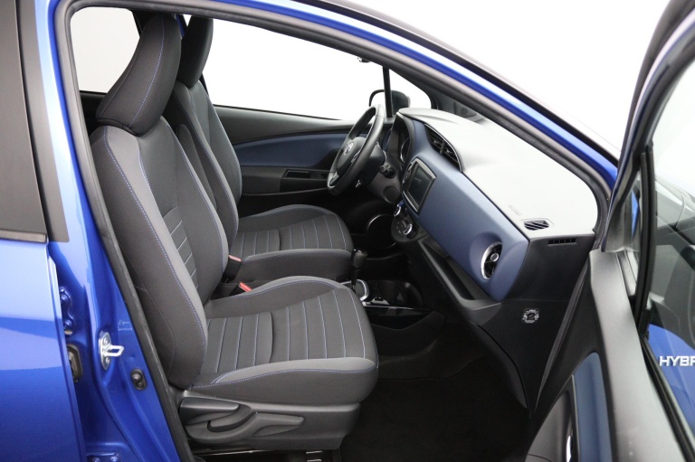 Toyota Yaris - 1.5 Hybrid Bi-Tone 22