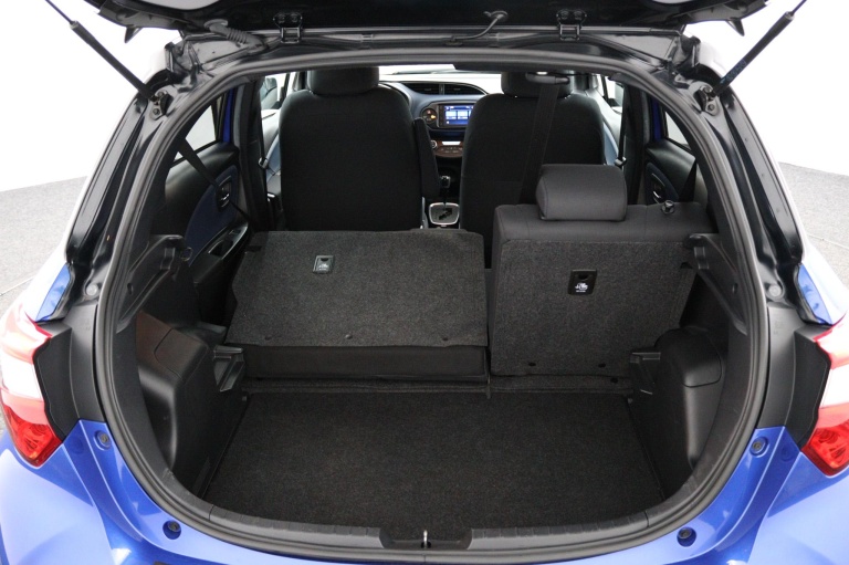 Toyota Yaris - 1.5 Hybrid Bi-Tone 24
