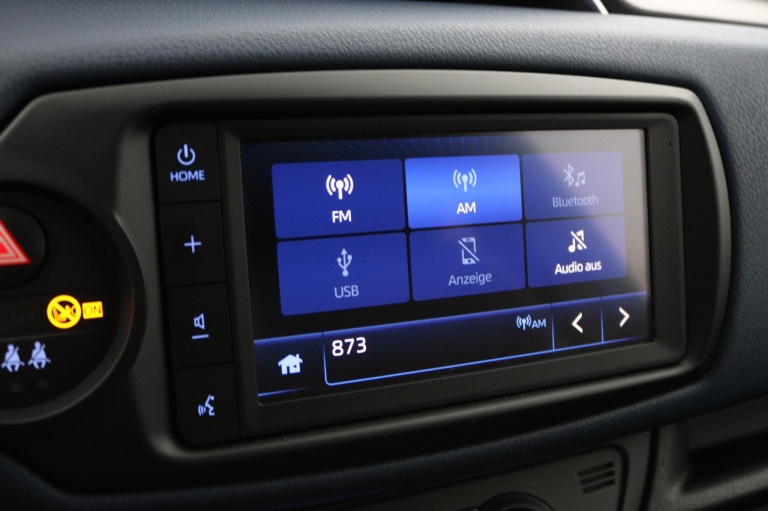 Toyota Yaris - 1.5 Hybrid Bi-Tone 41