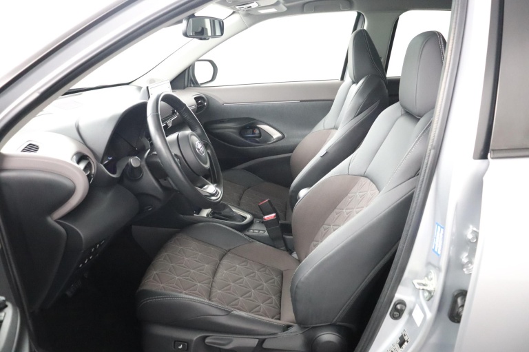 Toyota Yaris Cross - 1.5 Hybrid Executive 17