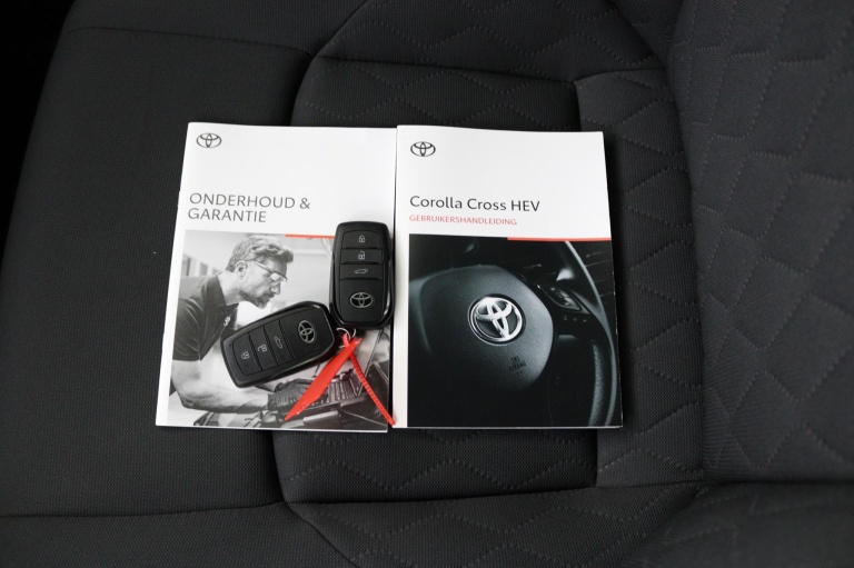 Toyota Corolla Cross - Hybrid 140 Style 11