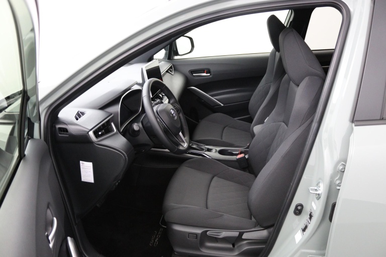 Toyota Corolla Cross - Hybrid 140 Style 17