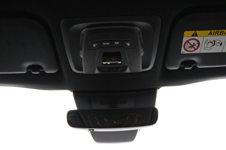 Toyota Corolla Cross - Hybrid 140 Style 33