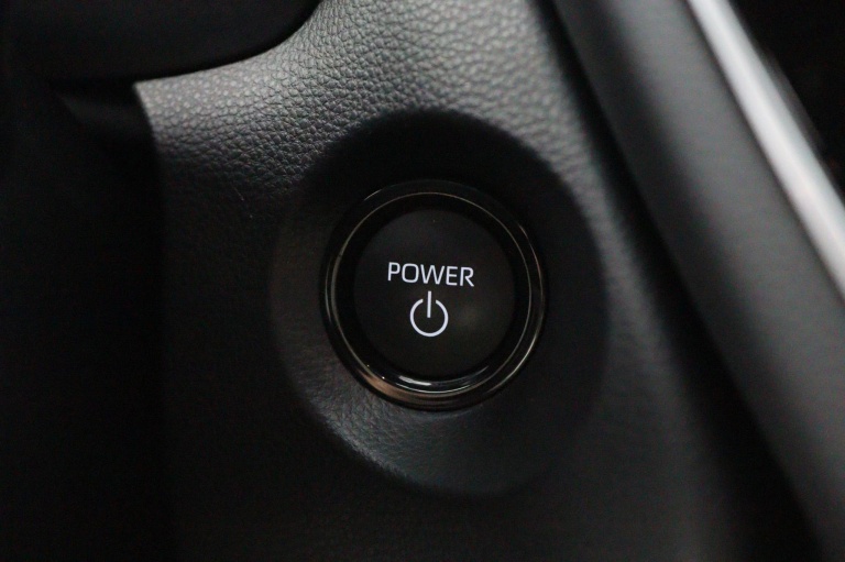 Toyota Corolla Cross - Hybrid 140 Style 42