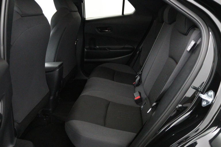 Toyota C-HR - 2.0 Plug-in Hybrid 220 Dynamic 18