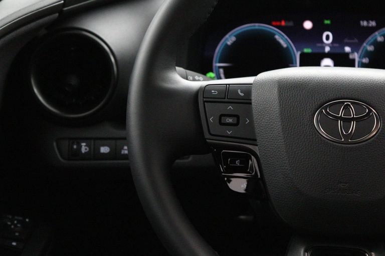 Toyota C-HR - 2.0 Plug-in Hybrid 220 Dynamic 19