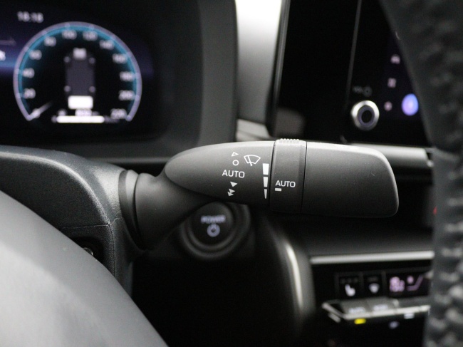 Toyota C-HR - 2.0 Plug-in Hybrid 220 Dynamic