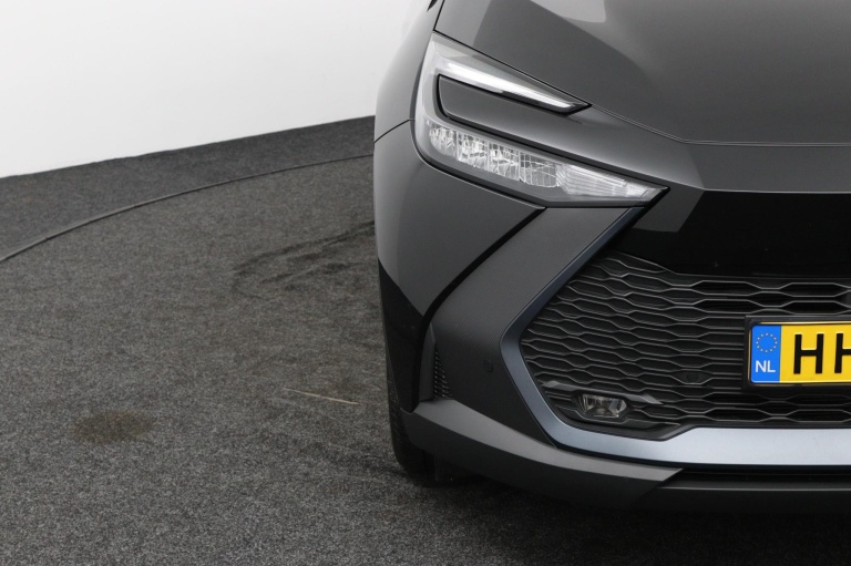 Toyota C-HR - 2.0 Plug-in Hybrid 220 Dynamic 36