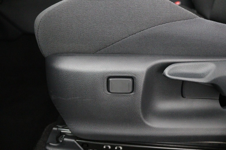 Toyota C-HR - 2.0 Plug-in Hybrid 220 Dynamic 38